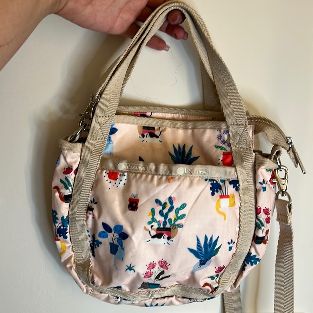Lesportsac cat adjustable strapped bag
